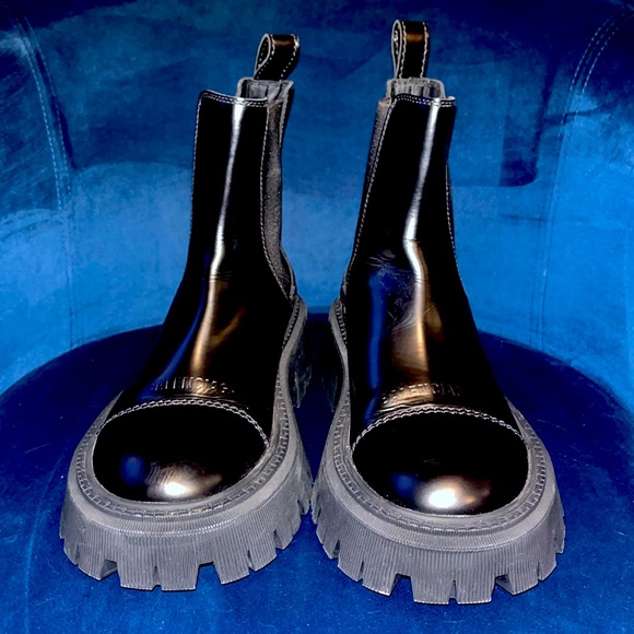 BALENCIAGA Women’s Tractor 20 MM Black Ankle Boots Size 35 - US Size 5 - Picture 7 of 16